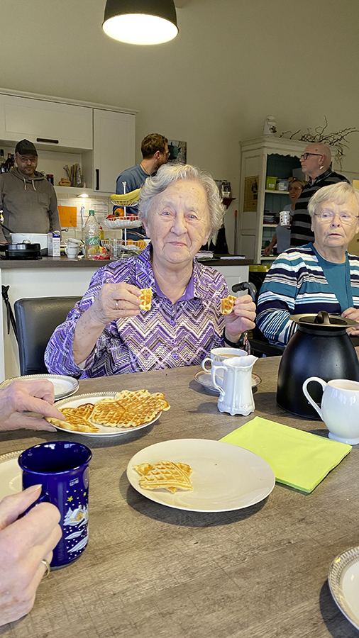 Am Waffeln essen